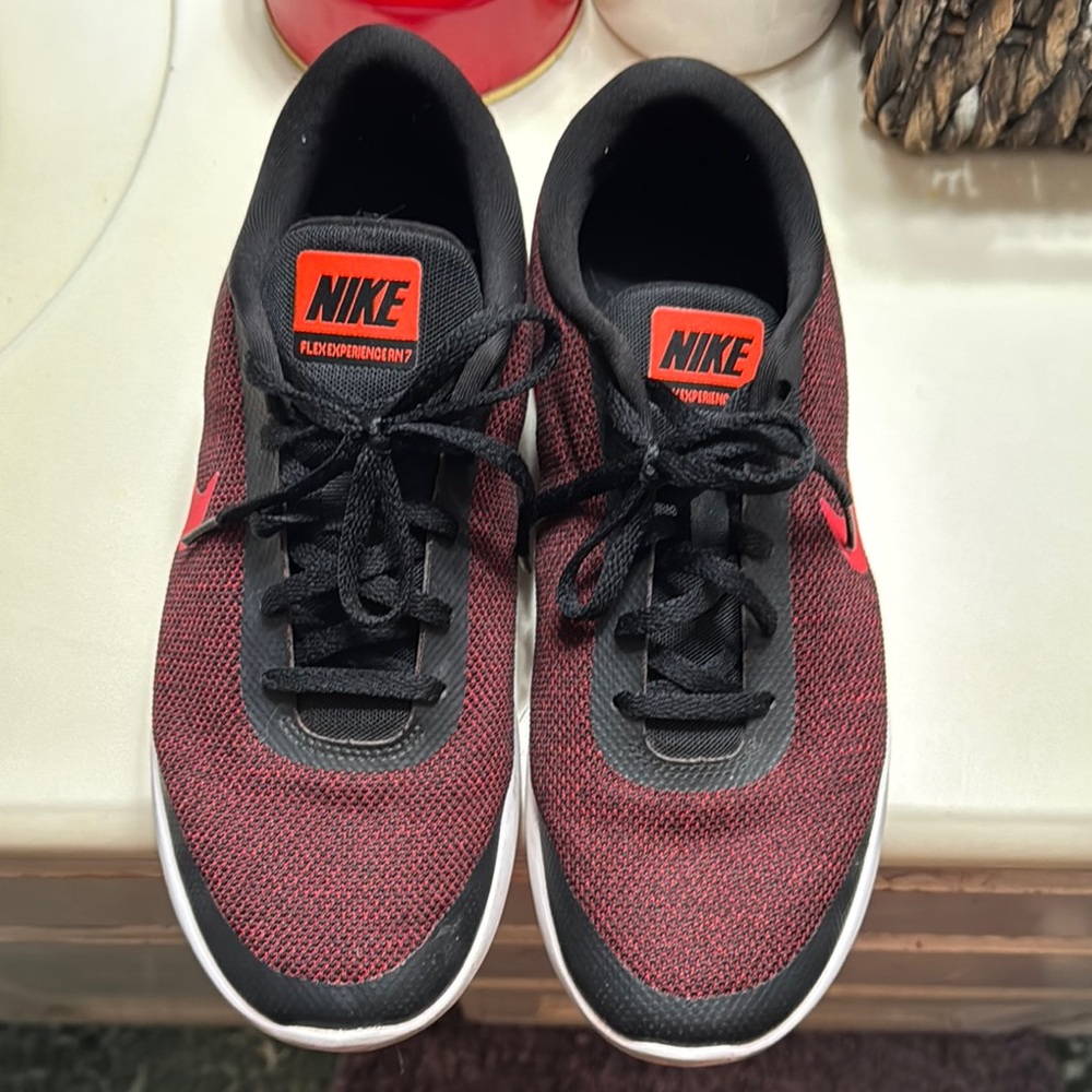 Nike Red and Black Sneakers Sleek Modern Design